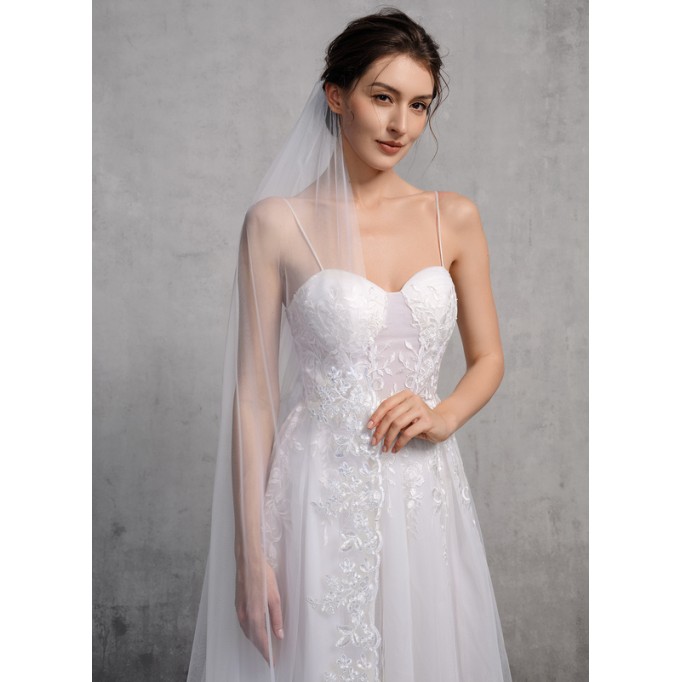 One-tier Lace Applique Edge Chapel Bridal Veils With Lace