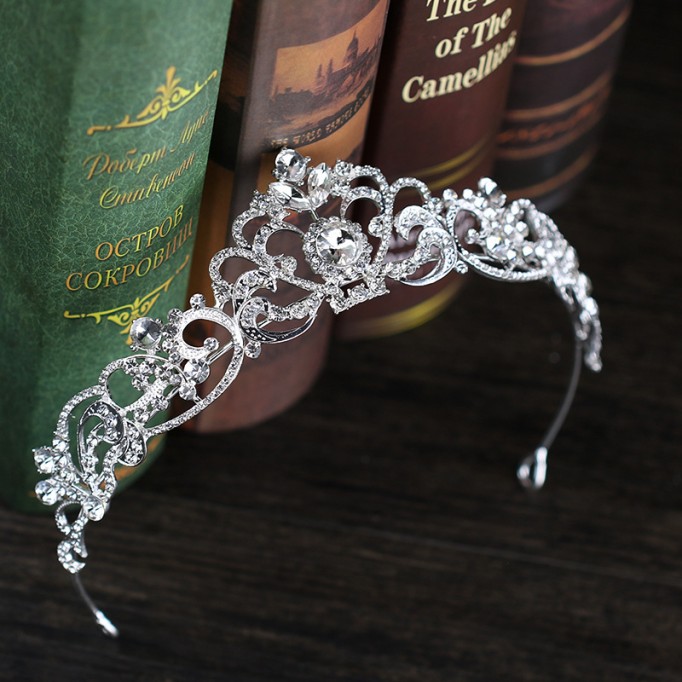 Headpiece/Crowns & Fenduchs Amazing (Sold in single piece)