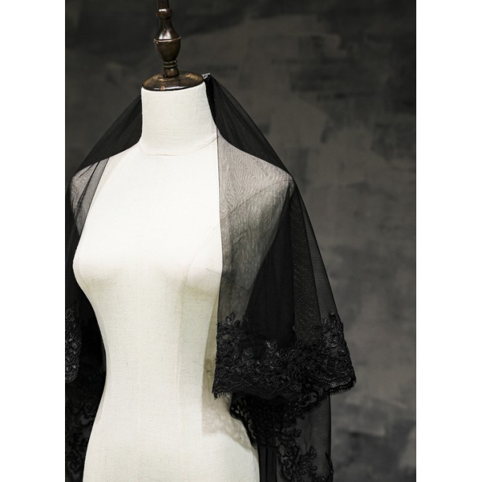 Two-tier Lace Applique Edge Fingertip Bridal Veils With Lace