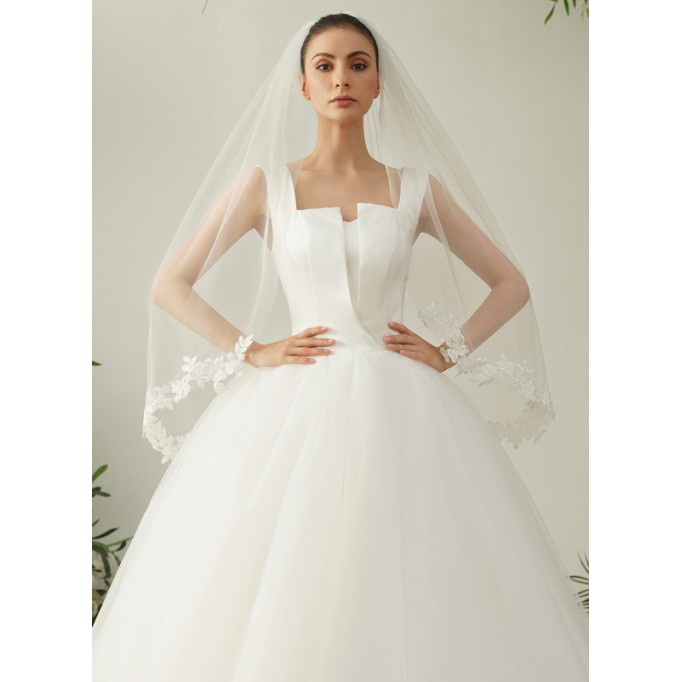 One-tier Lace Applique Edge Fingertip Bridal Veils With Lace