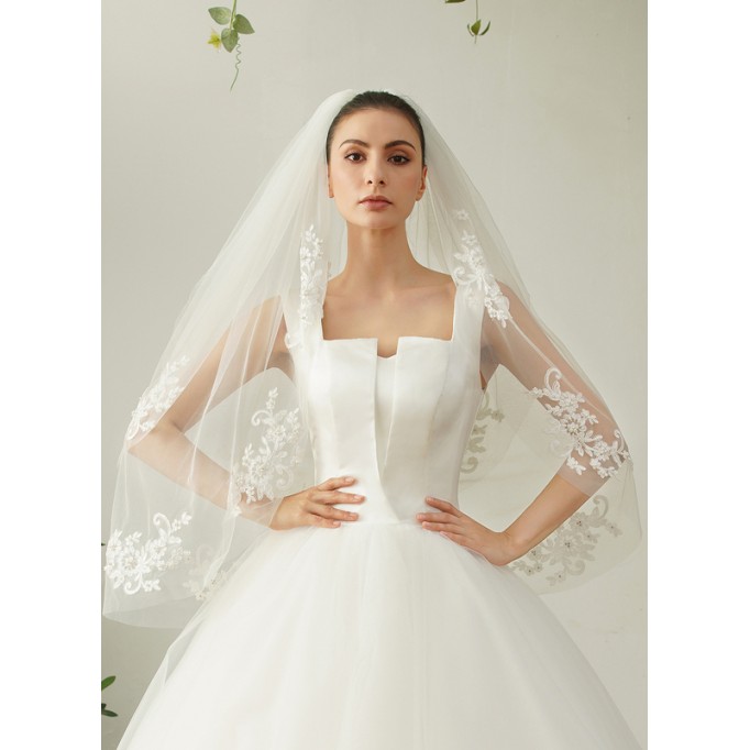 Two-tier Cut Edge Fingertip Bridal Veils With Lace