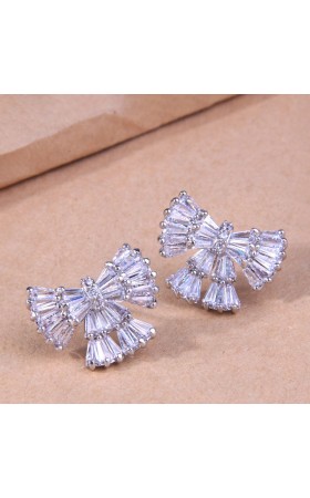 Elegant/Beautiful/Classic/Pretty/Attractive Alloy With Irregular Cubic Zirconia Earrings
