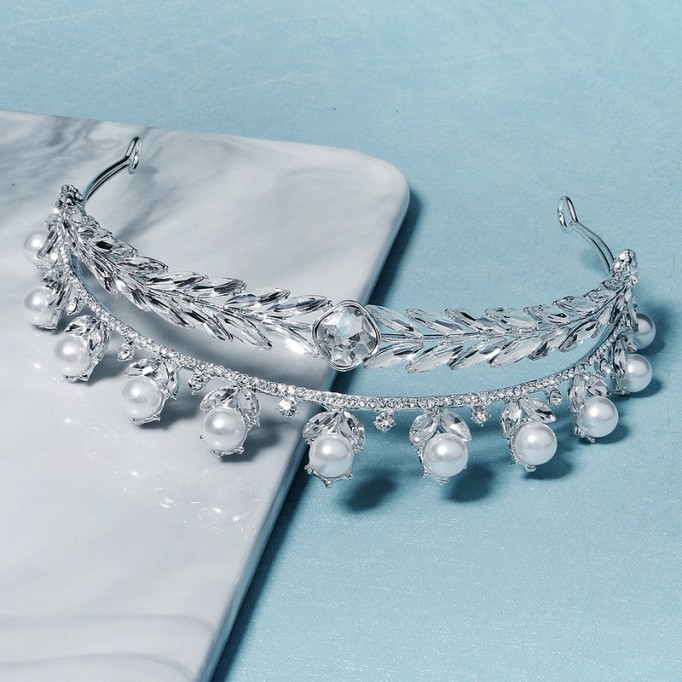 Headpiece/Crowns & Fenduchs Pretty