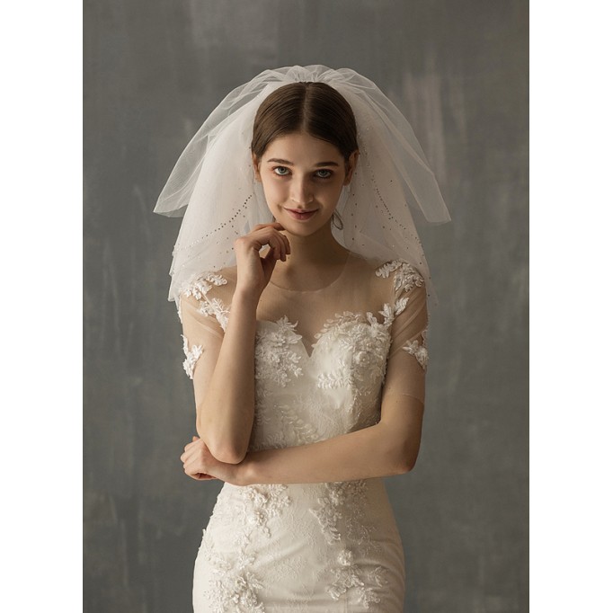 Five-tier Cut Edge Shoulder Veils With Rhinestones