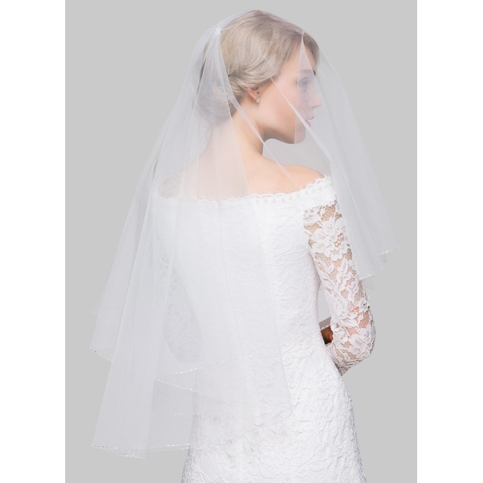 Two-tier Beaded Edge Fingertip Bridal Veils With Beading