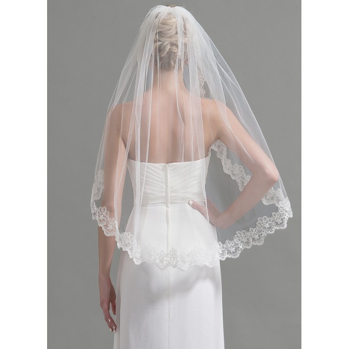 One-tier Lace Applique Edge Fingertip Bridal Veils With Lace